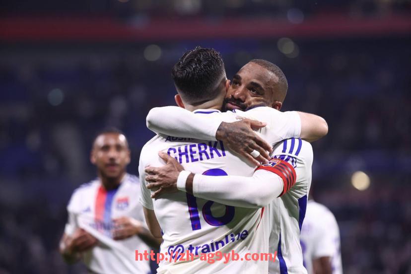 ag9游会-英超联赛冠军球员合影图片及赛事回顾